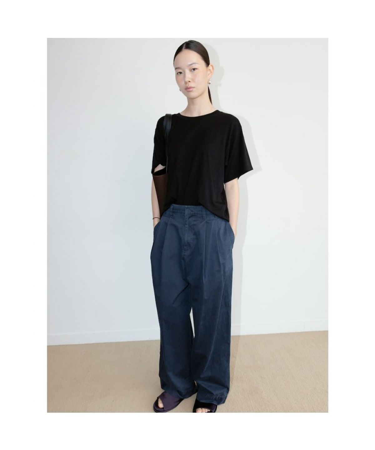 디애퍼처(THE APERTURE) [Unisex] Hoffman Tuck Pants  Navy (TA6721U04R)