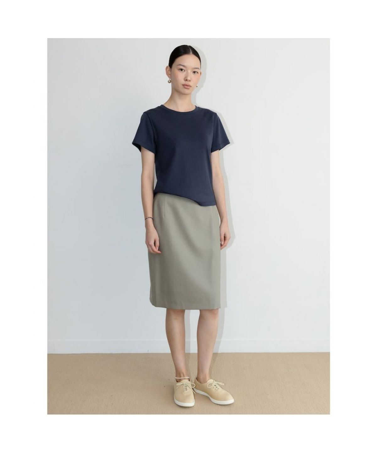 디애퍼처(THE APERTURE) Josh Midi H Line Skirt  Beige (TA6727A07A)