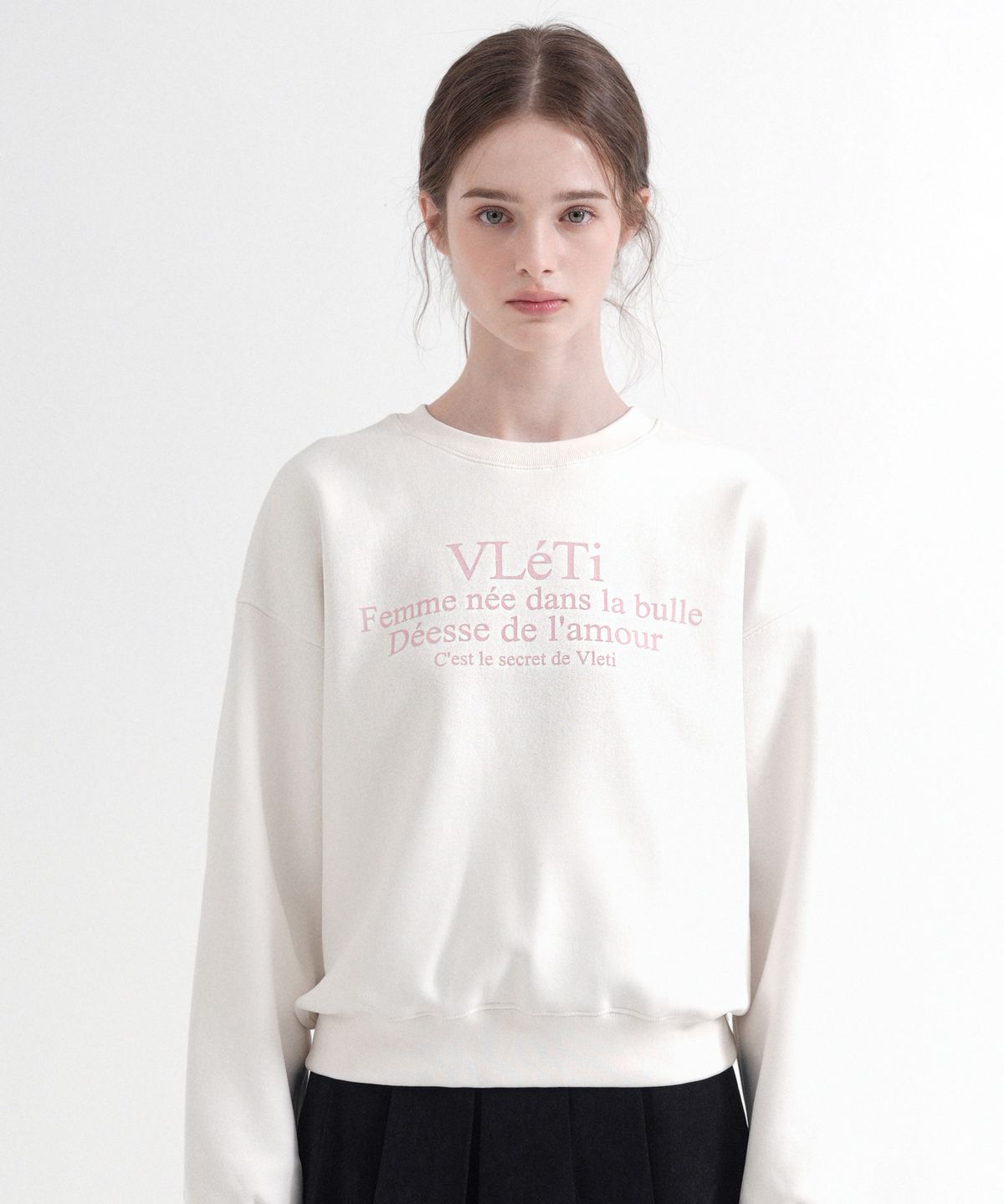 블레티(VLETI) Tentadumble Logo Crop Fluff Sweatshirt (White)