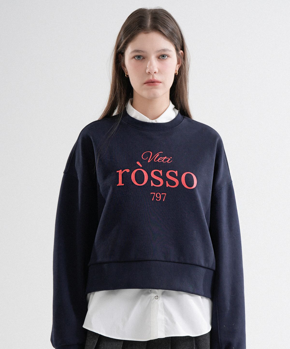 블레티(VLETI) Tentadumble Logo Crop Sweatshirt (Navy)