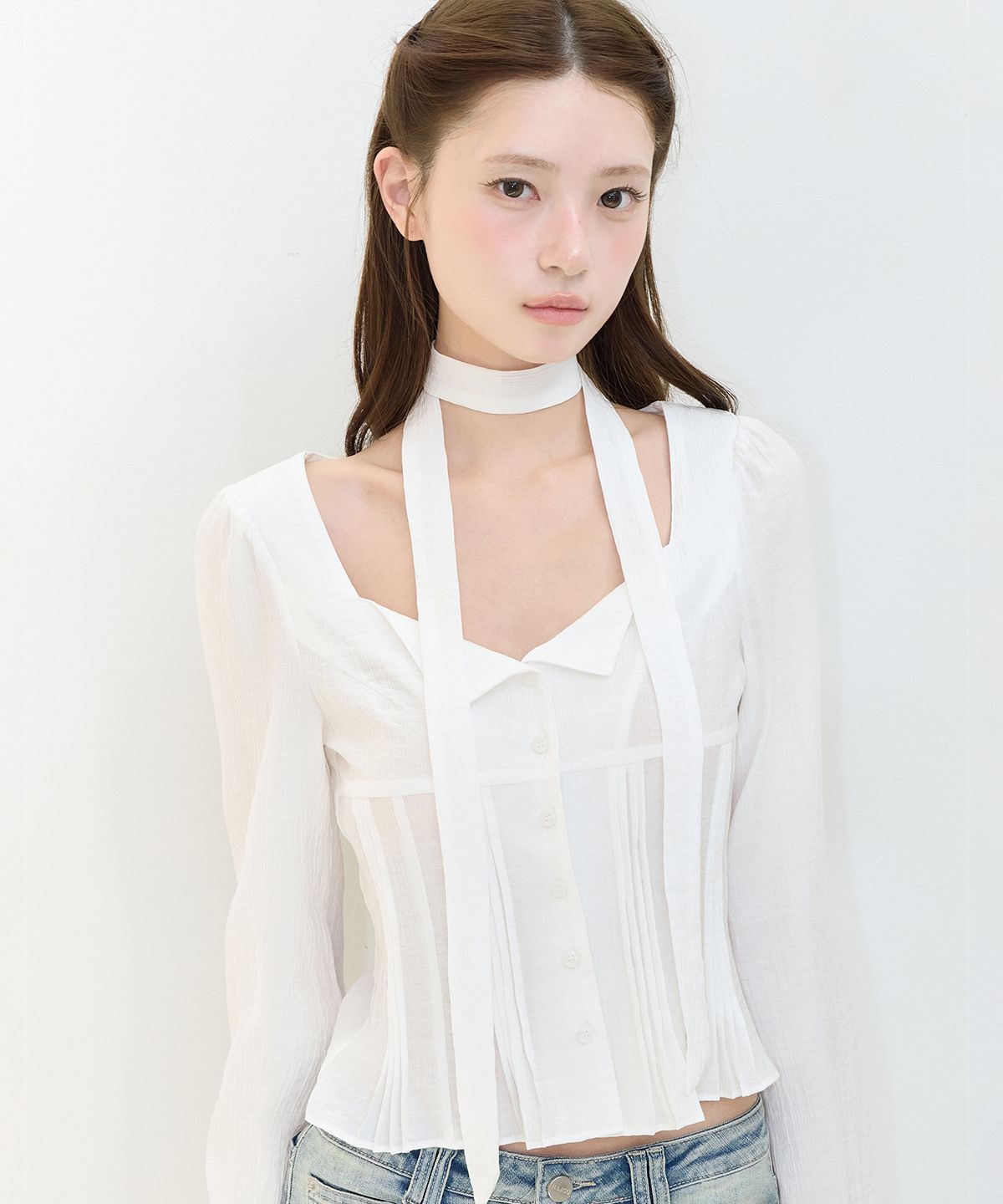 일리고(ILLIGO) 핀턱 플레어 블라우스 화이트