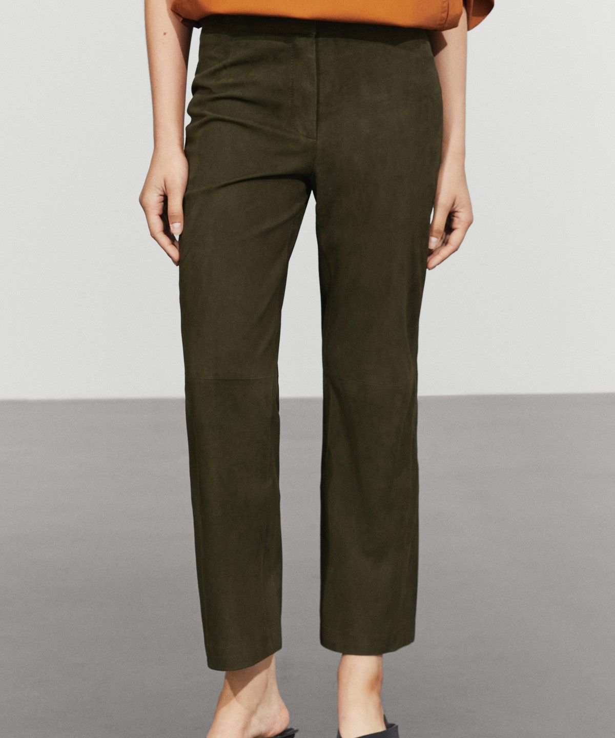 마시모두띠(MASSIMO DUTTI) 스웨이드 레더 팬츠