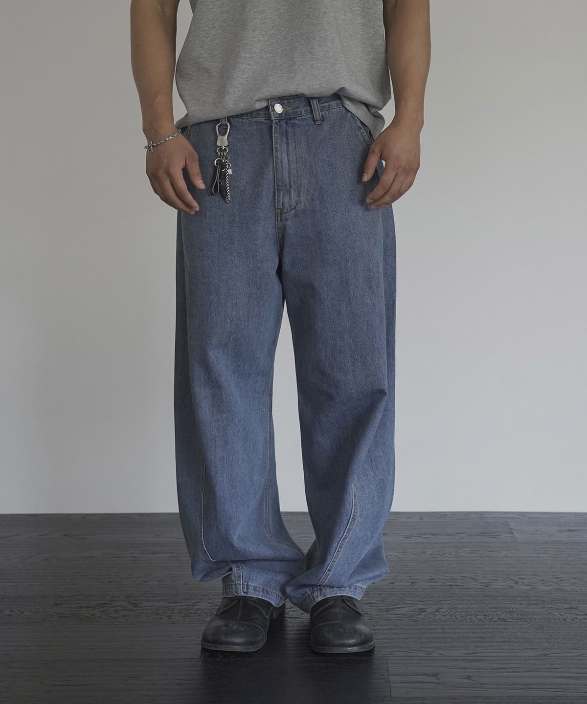 시도(SIIIIDO) SAM SUMMER CURVED LINE DENIM JEANS(LIGHT BLUE)