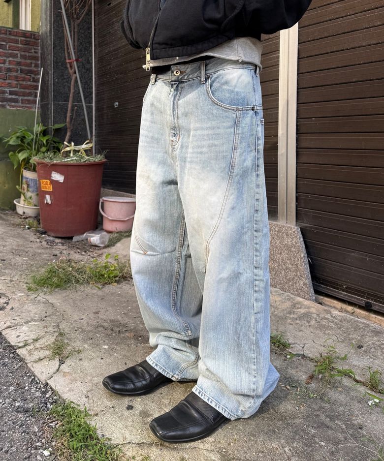 Flow Slit Curved Denim Pants (Washed Light Blue)