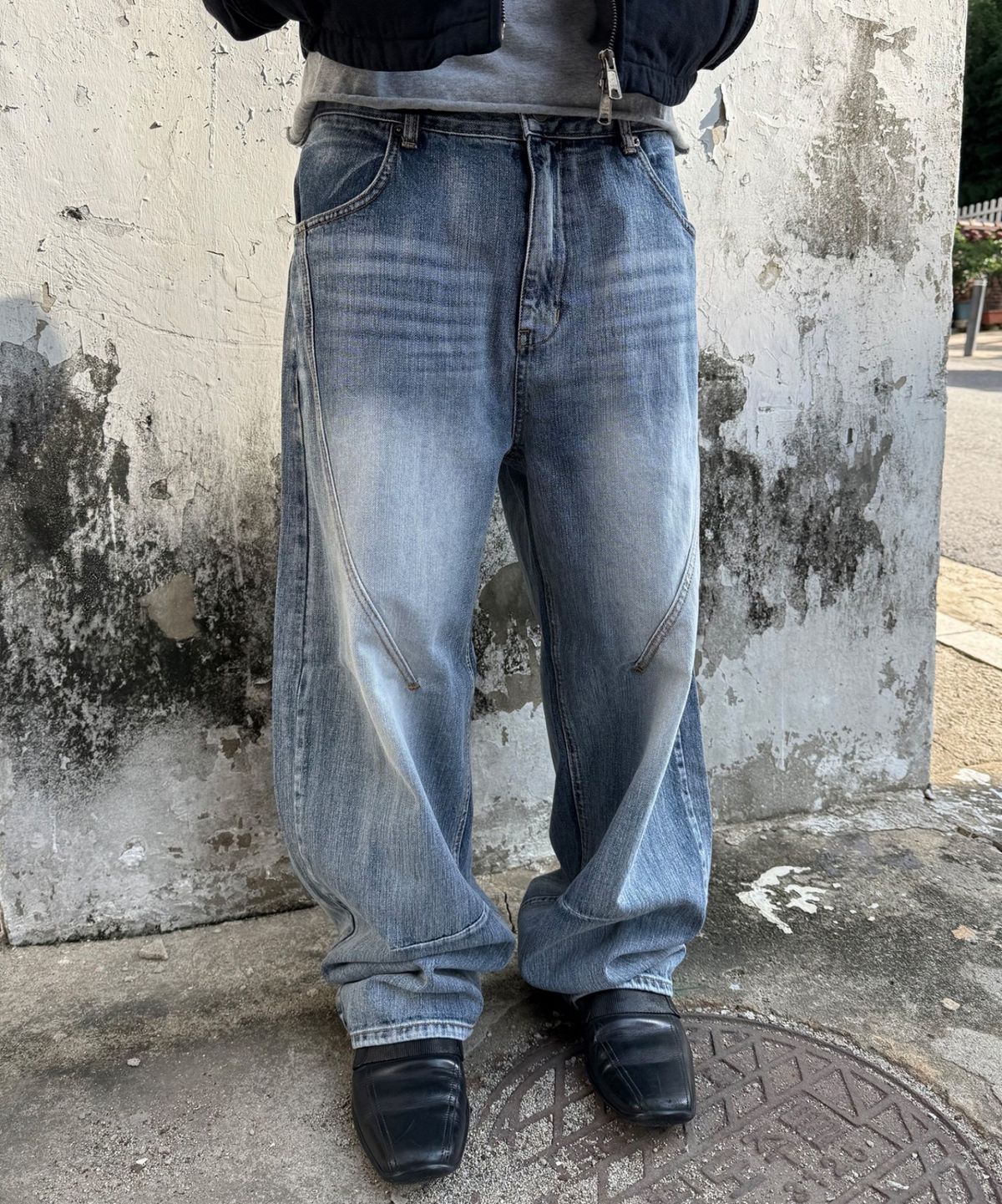 9999아카이브(9999ARCHIVE) Flow Slit Curved Denim Pants (Washed Blue)