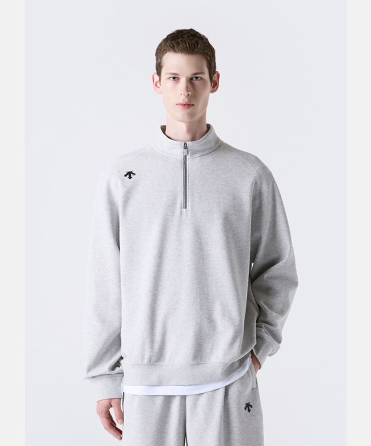 데상트(DESCENTE) 남성 애슬럭스 하프집 맨투맨 라이트 멜란지 그레이 SR321THT92