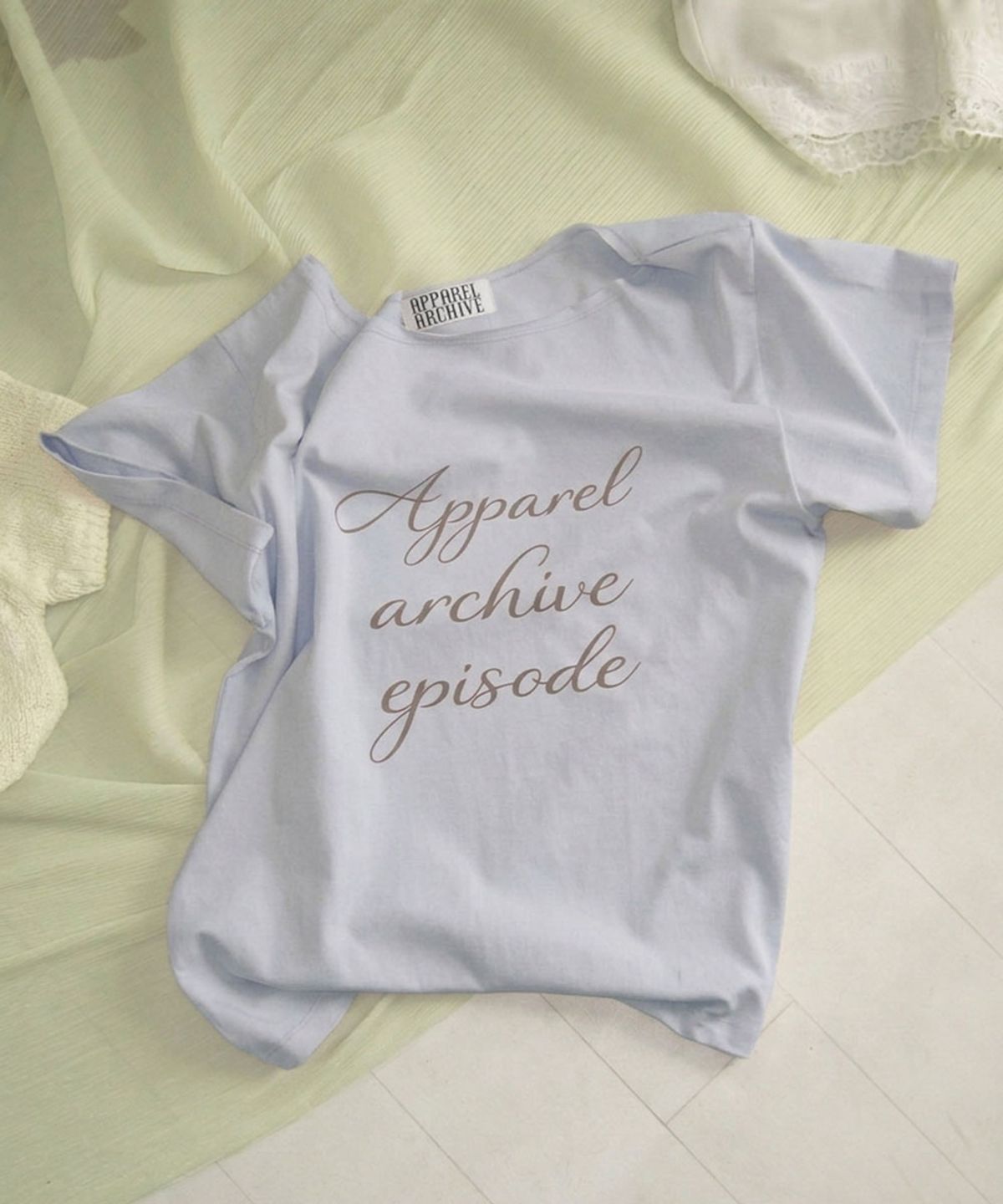 어패럴아카이브(APPAREL ARCHIVE) Kona off-shoulder t-shirt - Skyblue