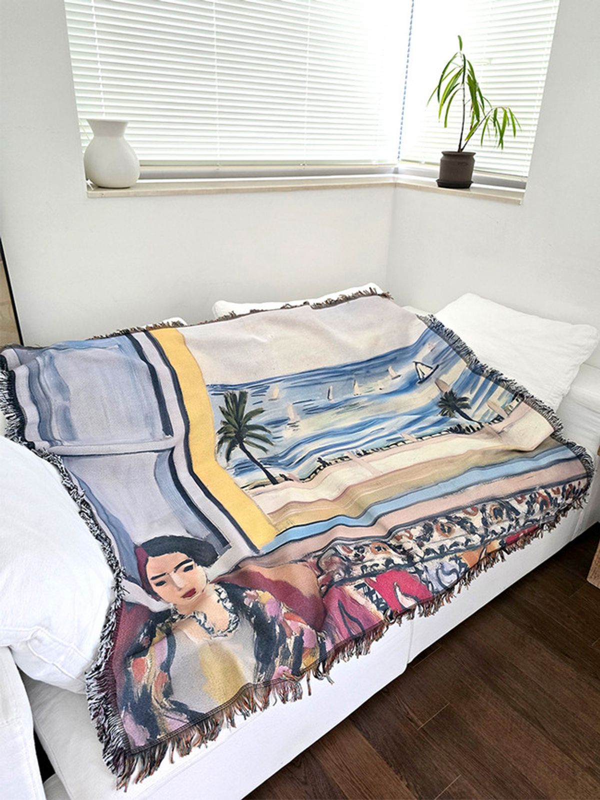 블랑쉬하우스(BLANCHE HOUSE) 블랑쉬 앙리 마티스 열린 창문을 등지고 앉아 있는 여인 아트 캔버스 블랭킷