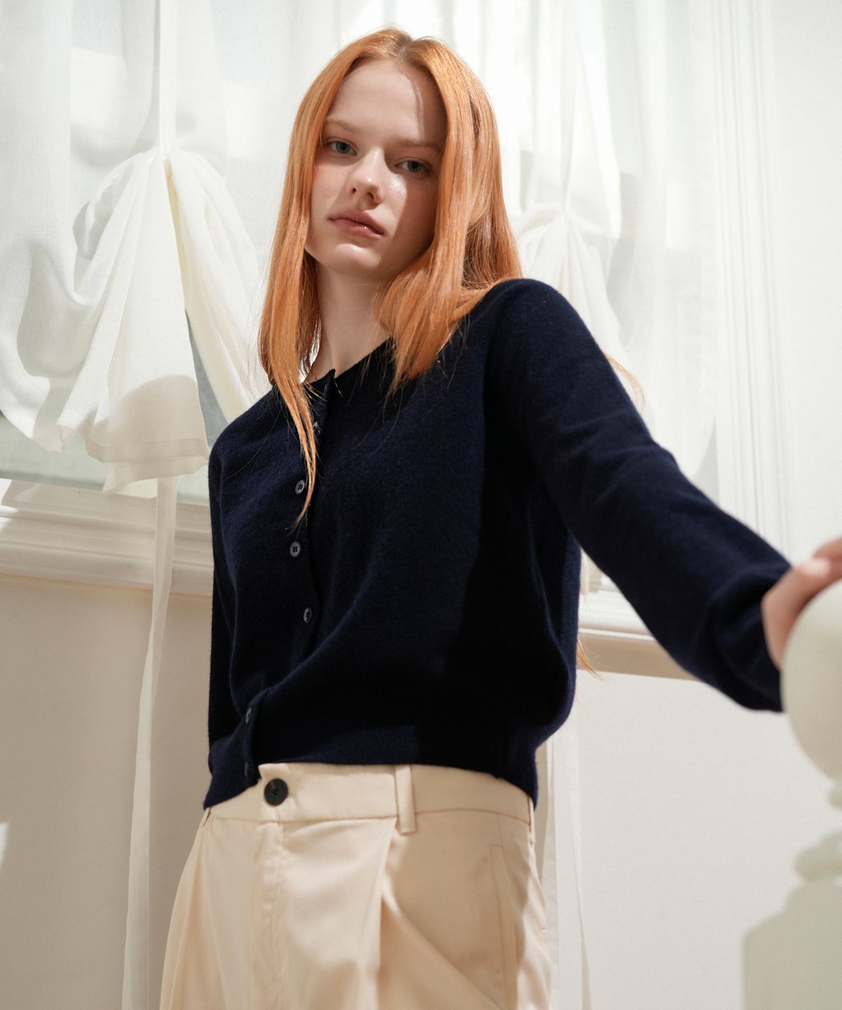블레티(VLETI) Wool 100% Round Knit Cardigan (Navy)
