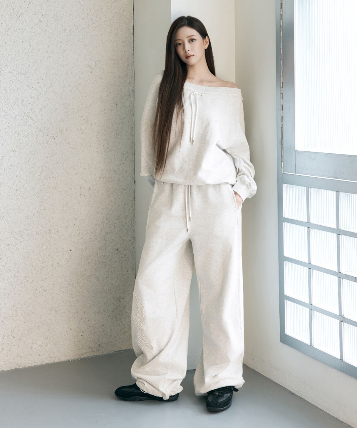 트리밍버드(TREEMINGBIRD) Lettering Raw-Cut Set-Up Sweat Pants [ Light Gray ]