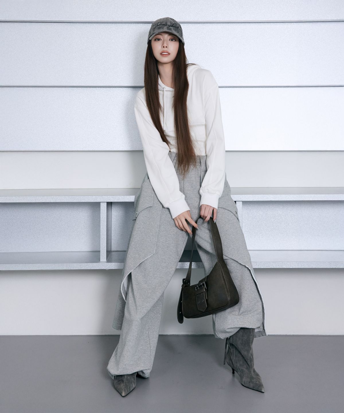 트리밍버드(TREEMINGBIRD) Raw-Edge Layered Sweat Pants [ Melange Gray ]
