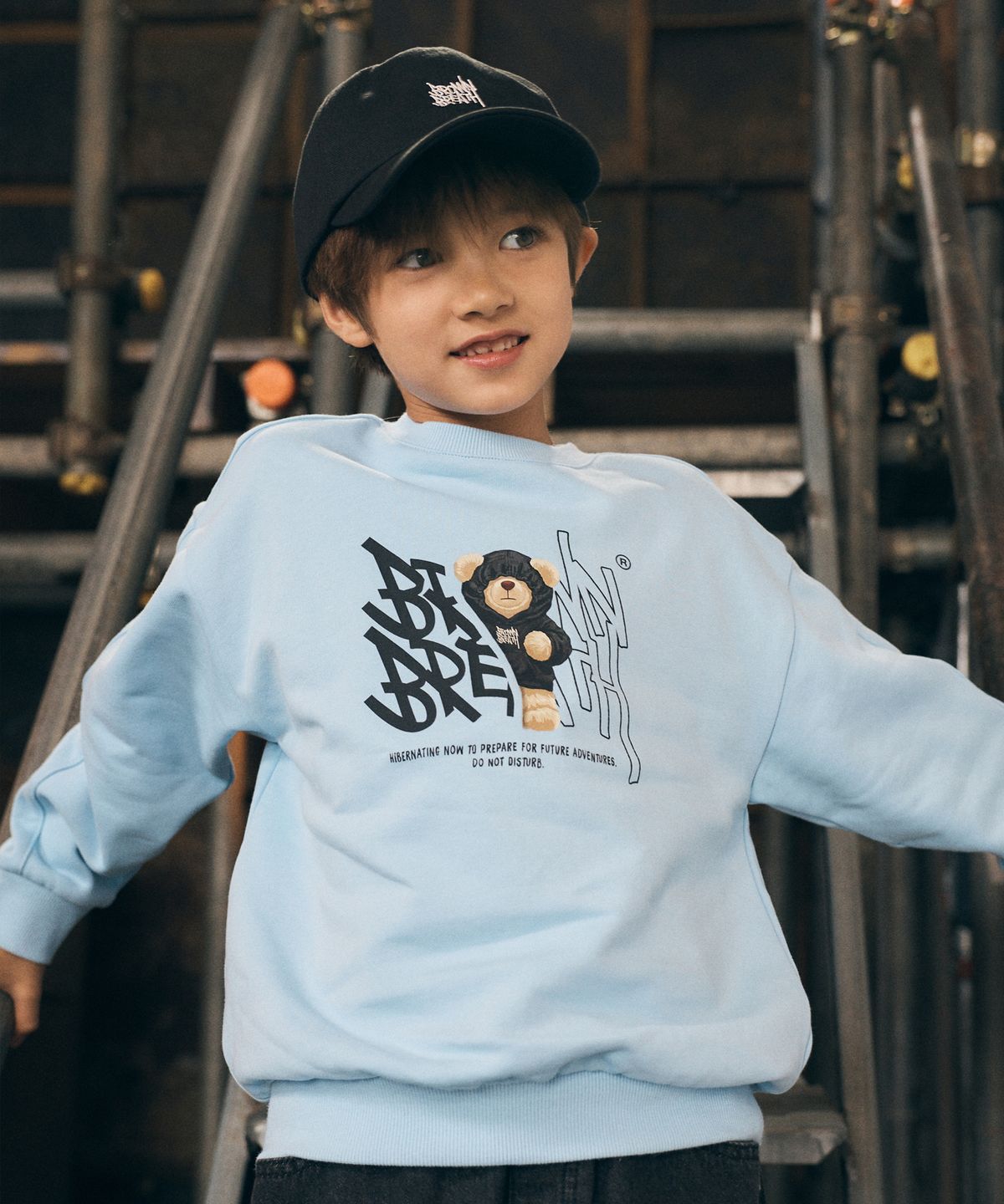 브라운브레스 키즈(BROWNBREATH KIDS) KIDS BEAR TAG CREWNECK - SKY BLUE