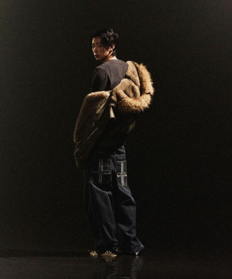 [나우아임영 PICK] SAILOR BUTTON CURVED JEANS BLUE