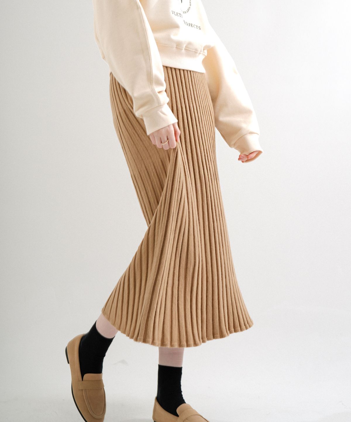 블레티(VLETI) Ramswool Pleats Knit Skirt (Beige)