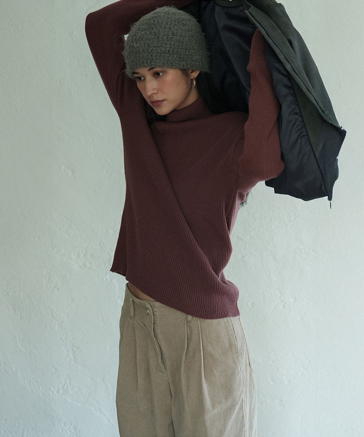 더밀루이(THEMILUI) Call Turtleneck Knit (Wine)