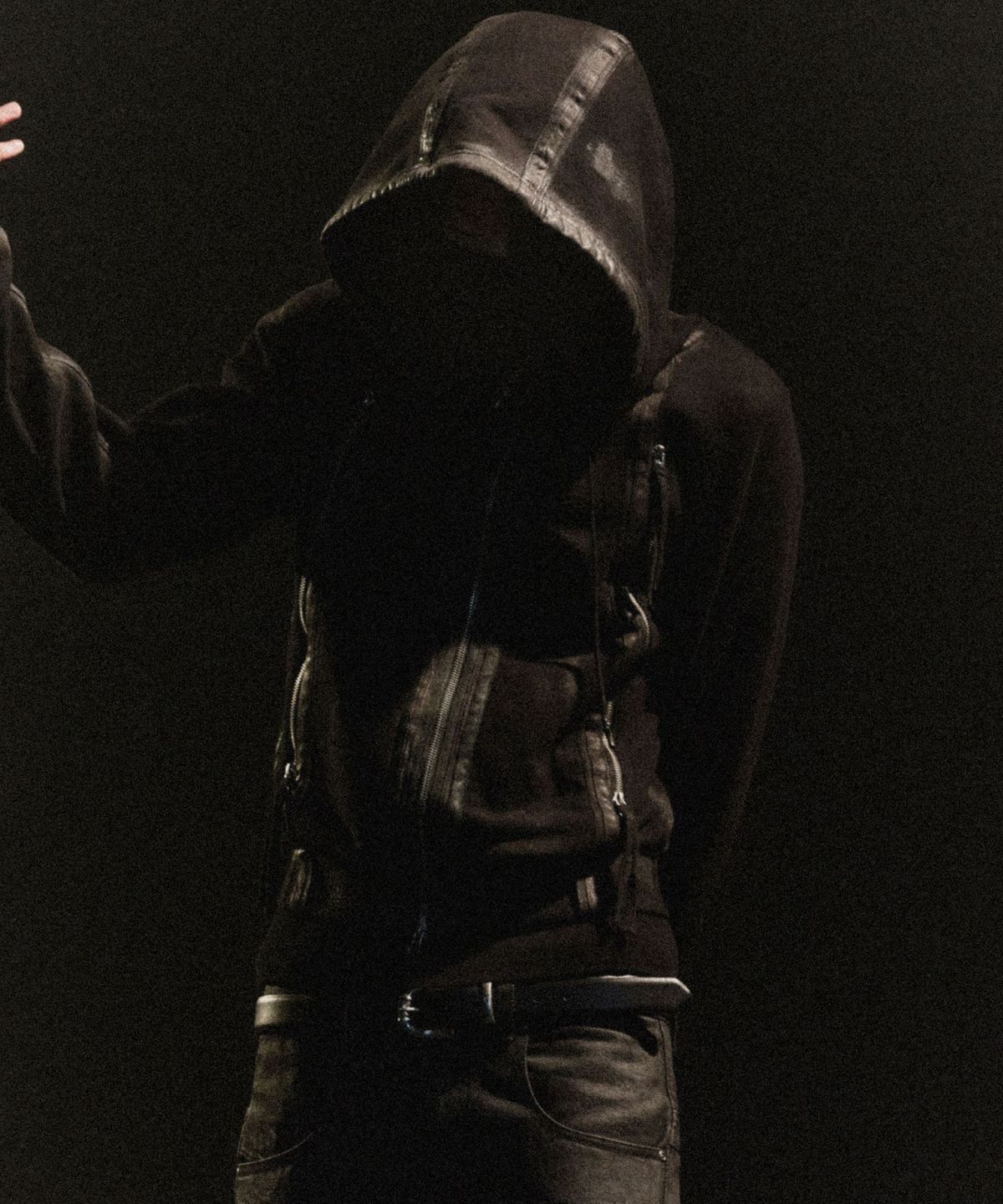 스키즘 인듀싱(SCHISM INDUCING) NINJA ZIP HOODIE BLACK