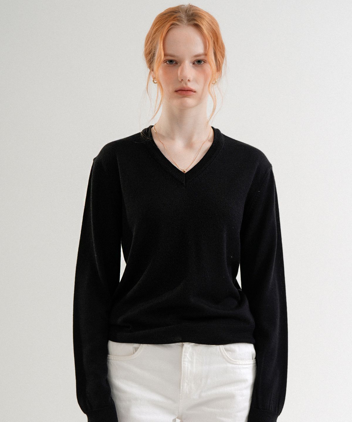 블레티(VLETI) Premium Anti-filling Wool V-neck Basic Knit (Black)