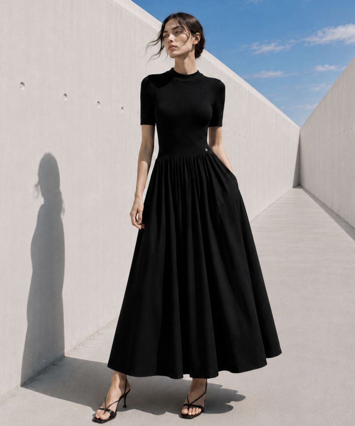 블랙크러쉬(BLACRUSH) Half Sleeve Flare Long Dress / 블랙