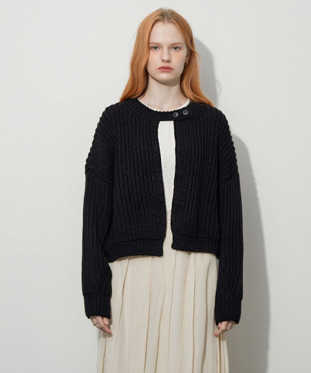 블레티(VLETI) Button Neck Knit Cardigan (Black)