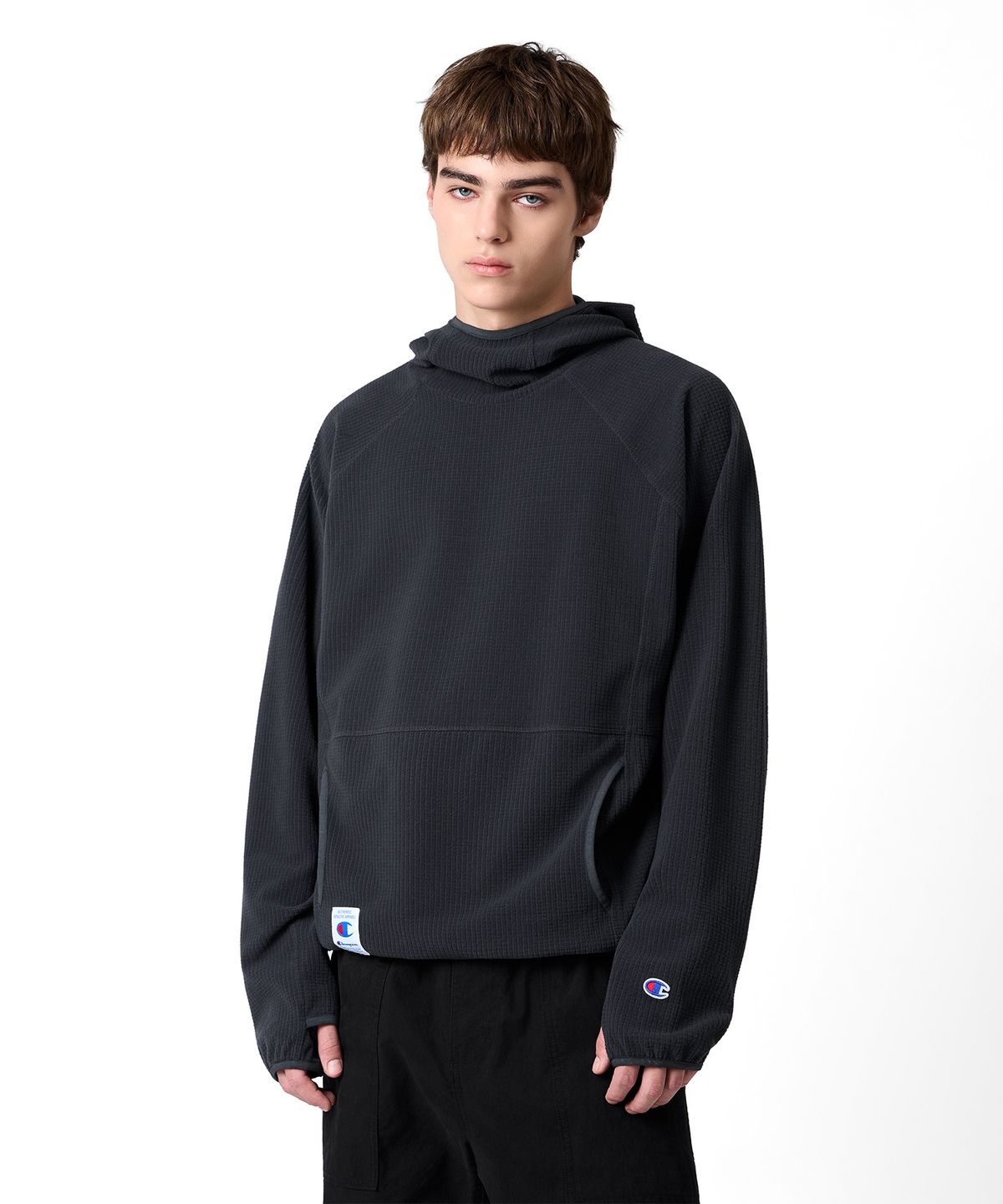 챔피온(CHAMPION) 와플 플리스 하이넥 후드 티셔츠 Charcoal