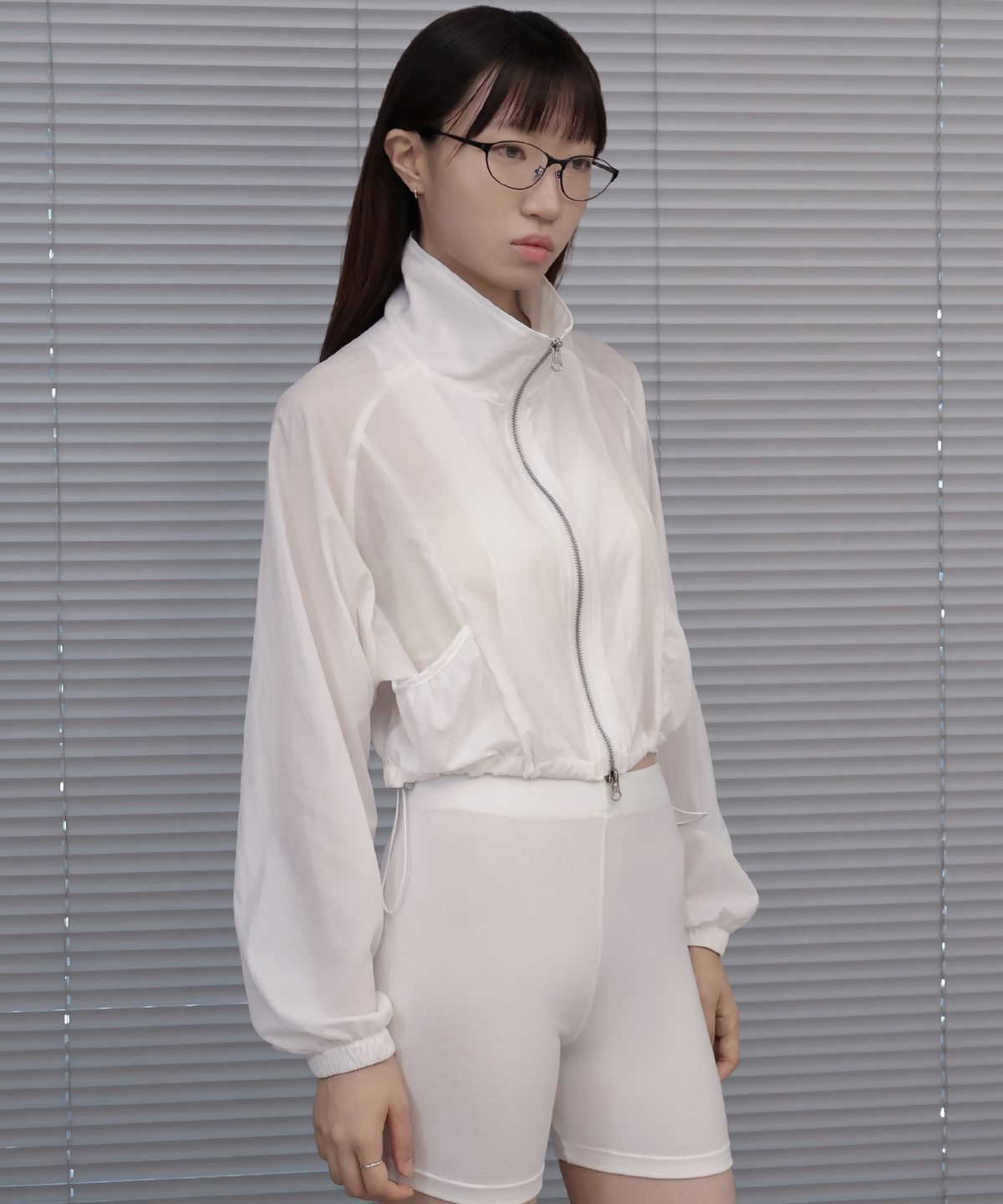 요로코비(YOROKOBY) 시스루 크롭 윈드브레이커 화이트