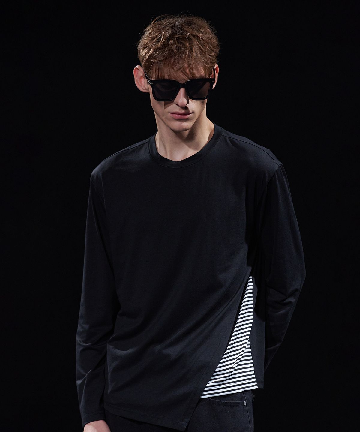 테이크이지(TAKEASY) [DMD] VEIL ST T-SHIRT - Black