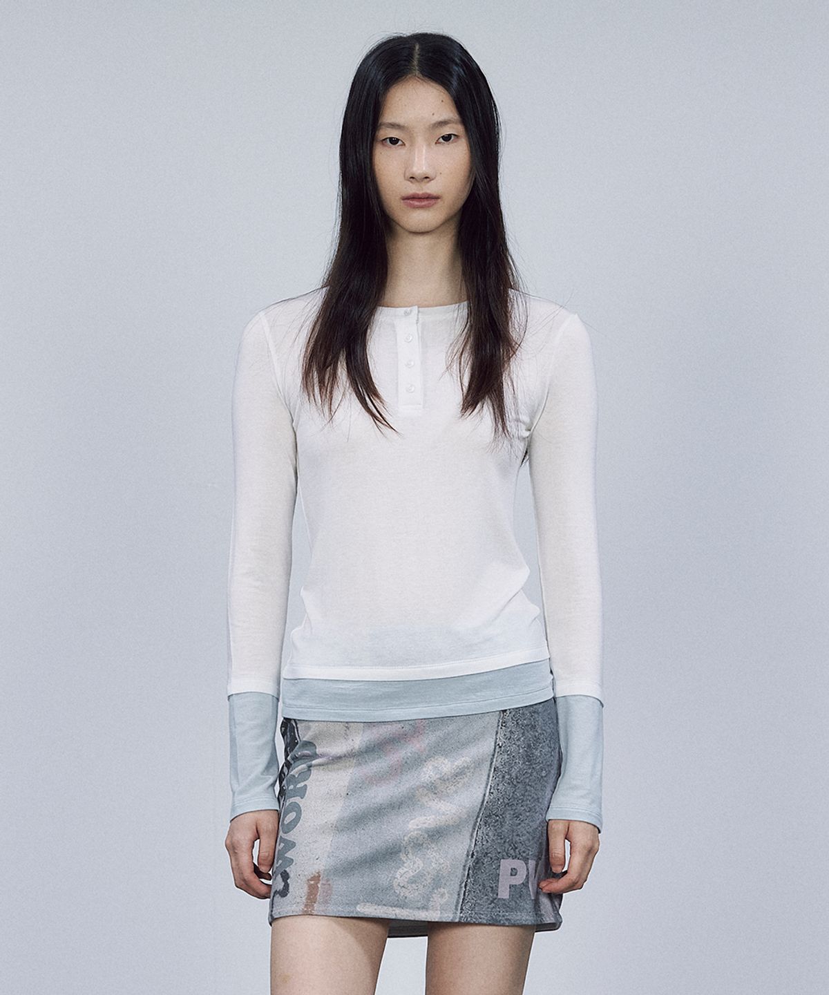 솔티페블(SALTY PEBBLE) HENLEY NECK LAYERED TOP [IVORY]