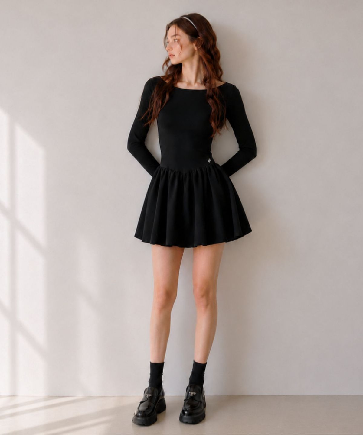 블랙크러쉬(BLACRUSH) Boatneck Flared Mini Dress / 블랙