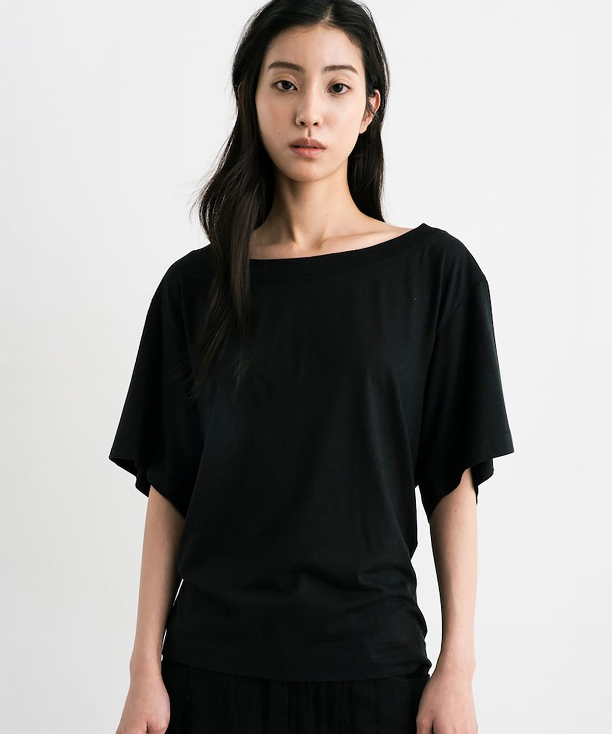 앙개(ANGGAE) Oversized Back Draped TShirt  Black