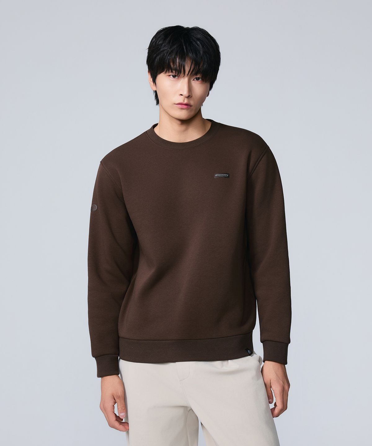 디스커버리 익스페디션(DISCOVERY EXPEDITION) 덴버 기모 맨투맨 (Brown)