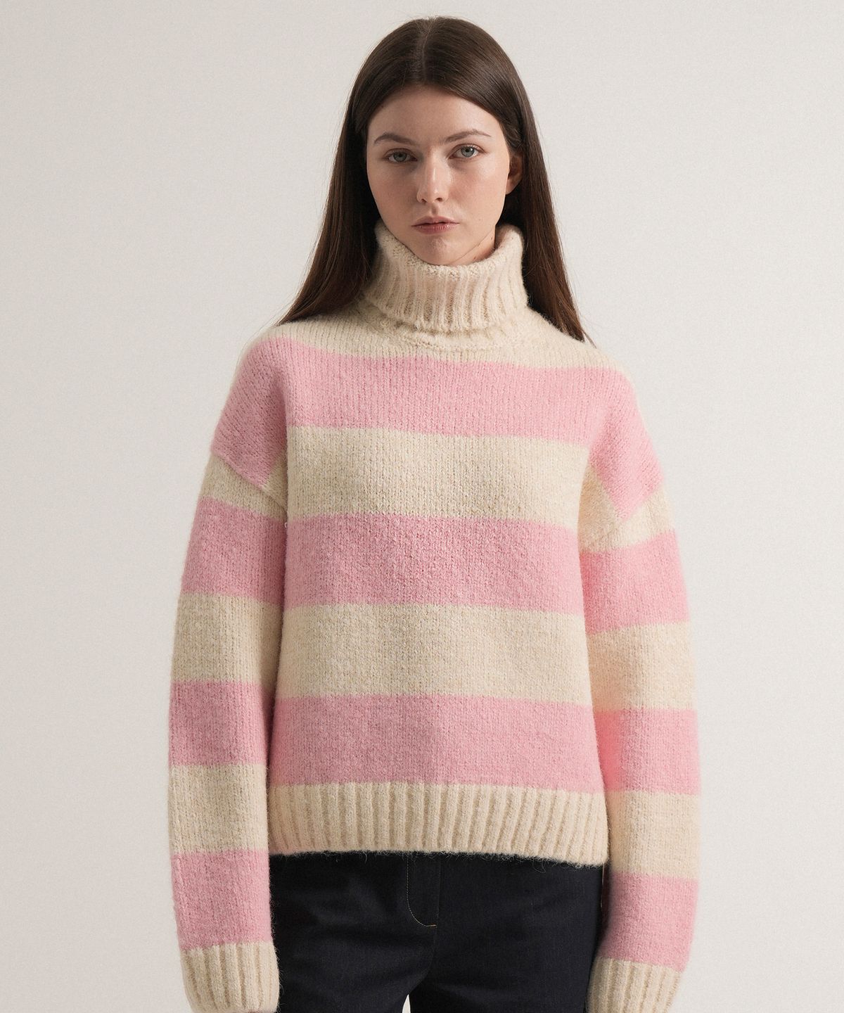 블레티(VLETI) Wool Stripe Turtleneck Sweater (Pink)
