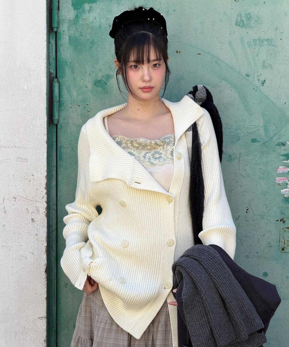 뚜오미오(TUOMIO) FOLDED COLLAR CARDIGAN [IVORY]