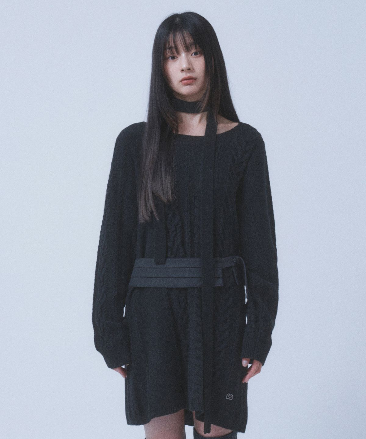 뚜오미오(TUOMIO) HEART CABLE WOOL DRESS & SCARF [BLACK]