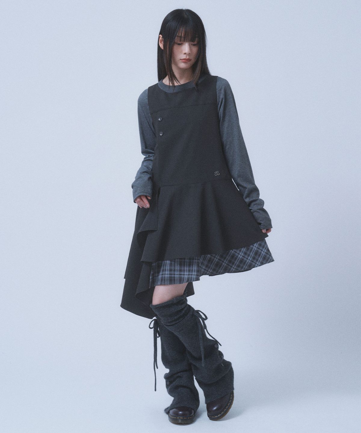 뚜오미오(TUOMIO) LAYERED KNIT LEG WARMER [CHARCOAL]