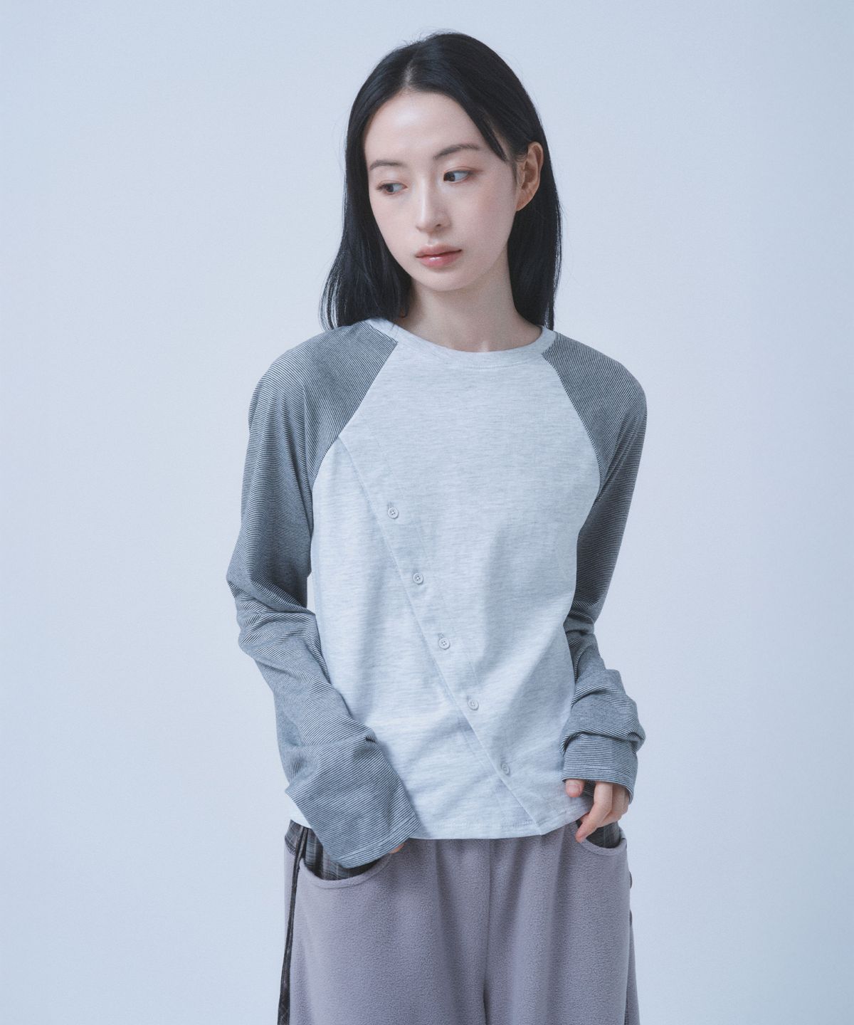 뚜오미오(TUOMIO) STRIPE BUTTON LONG SLEEVE [WHITE]