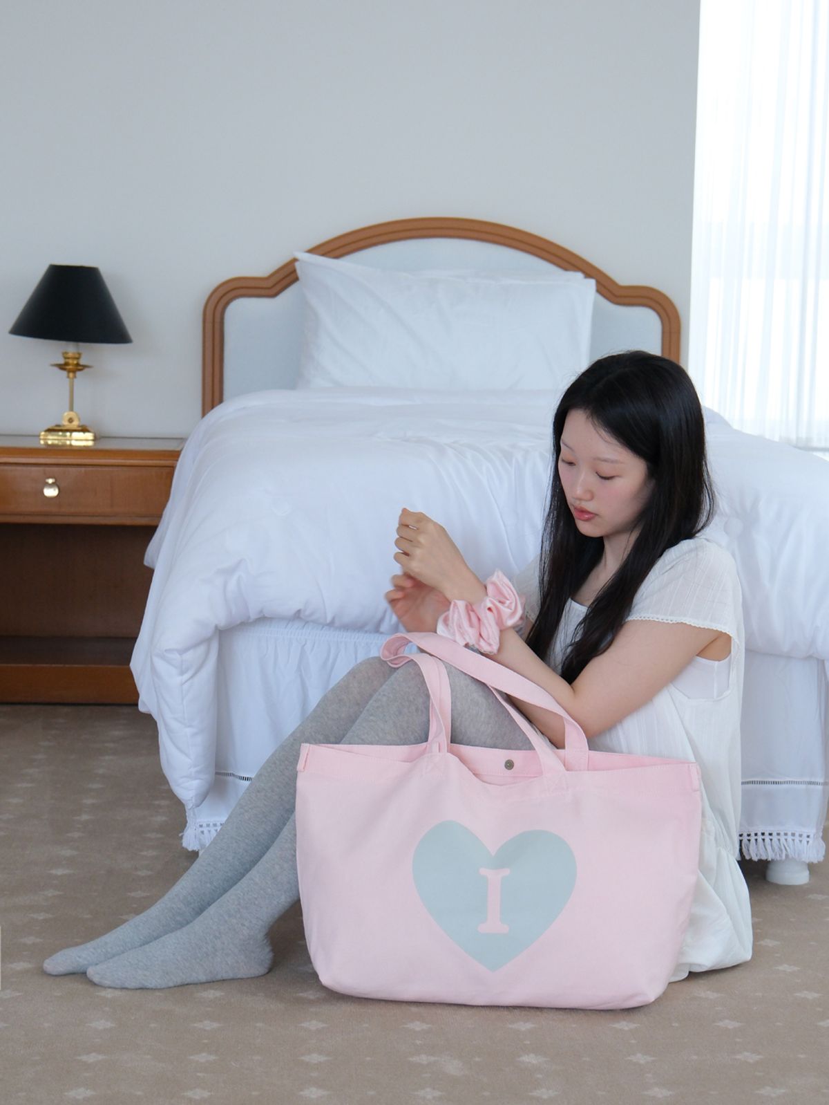 아이썸머리(ISUMMERLY) Heart Logo bag big ver. - Pink (하트 로고백 핑크)