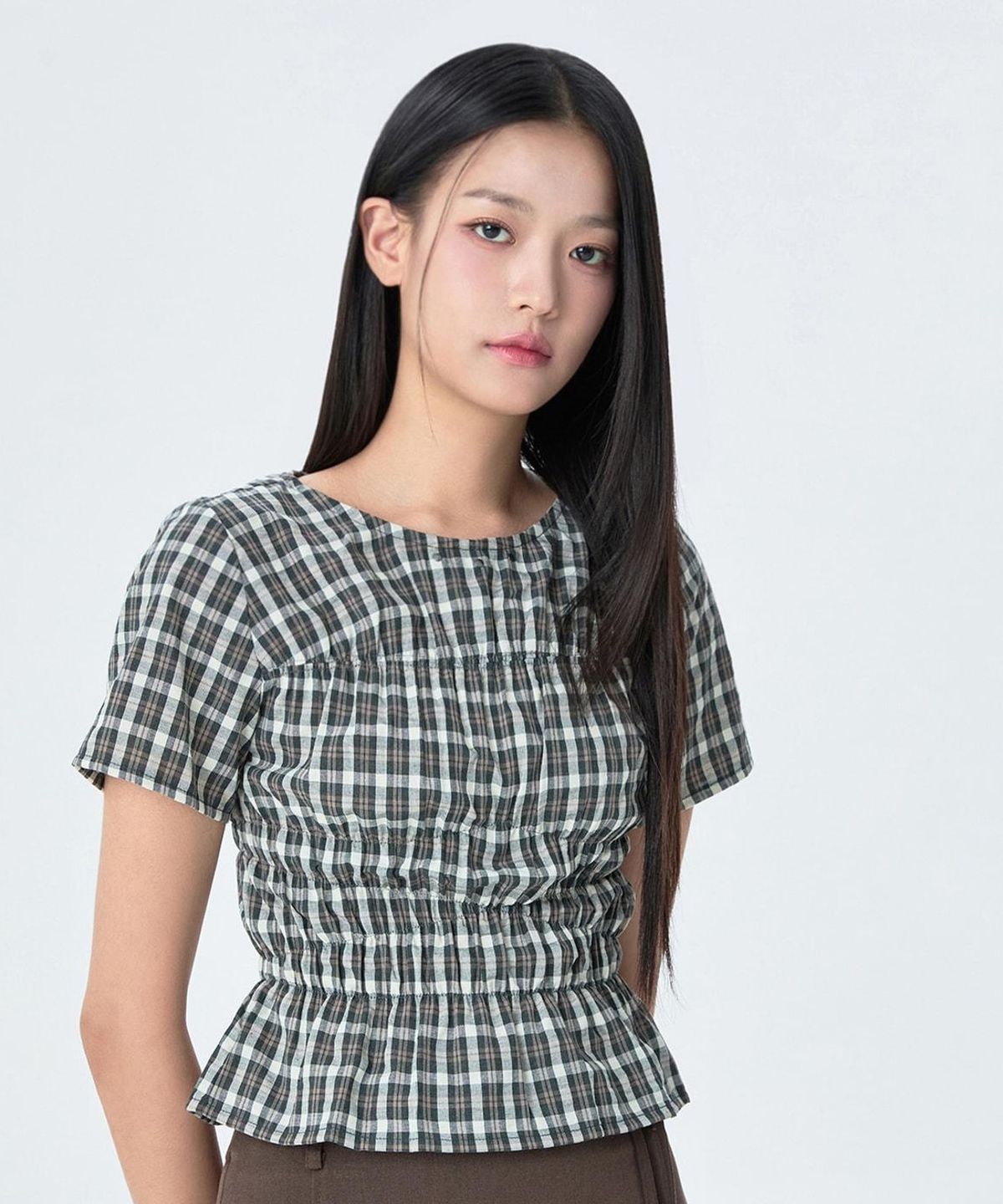 미쏘(MIXXO) 체크 셔링 반팔 블라우스_MIWBWG901C