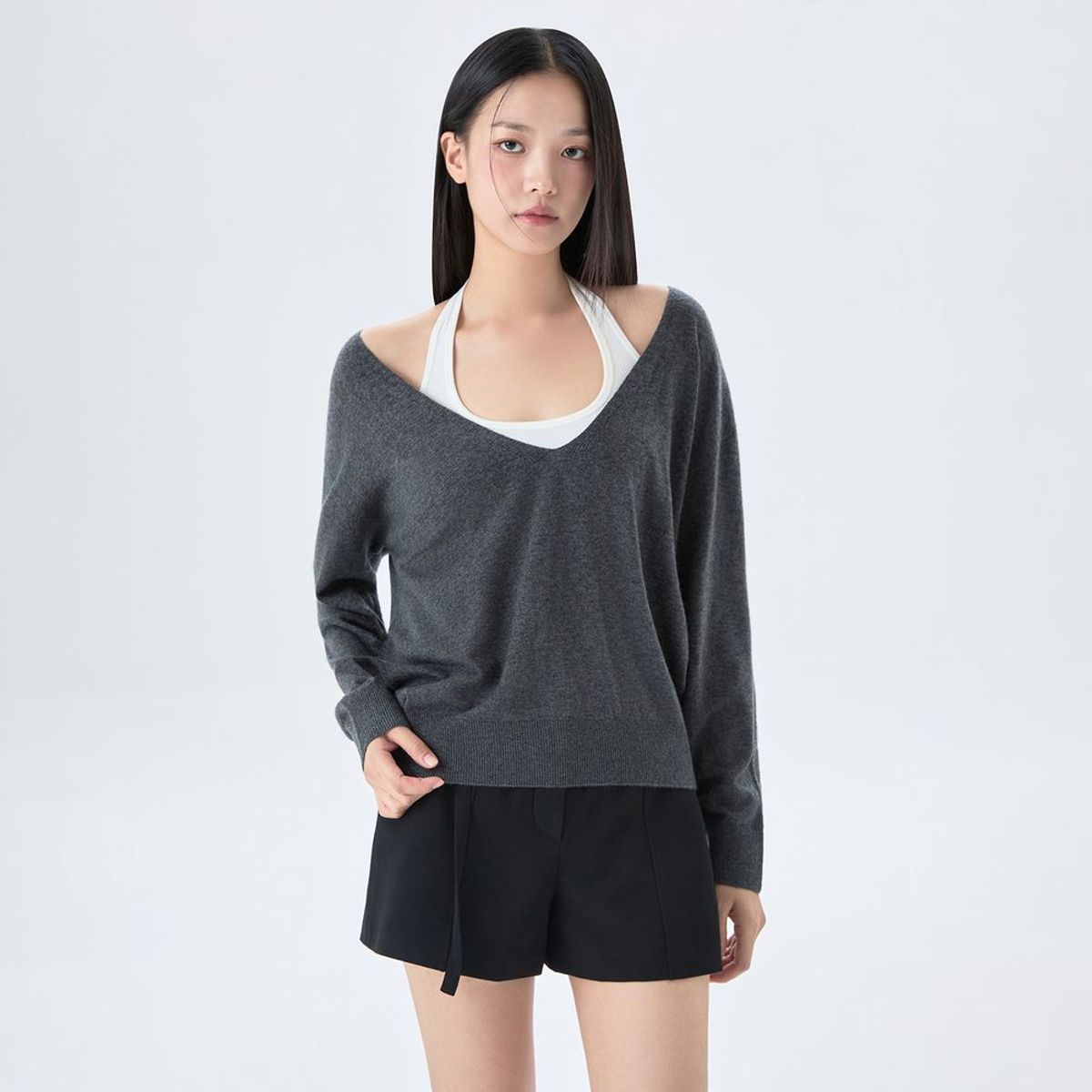 미쏘(MIXXO) 딥브이넥 루즈핏 니트_MIWKAG906T