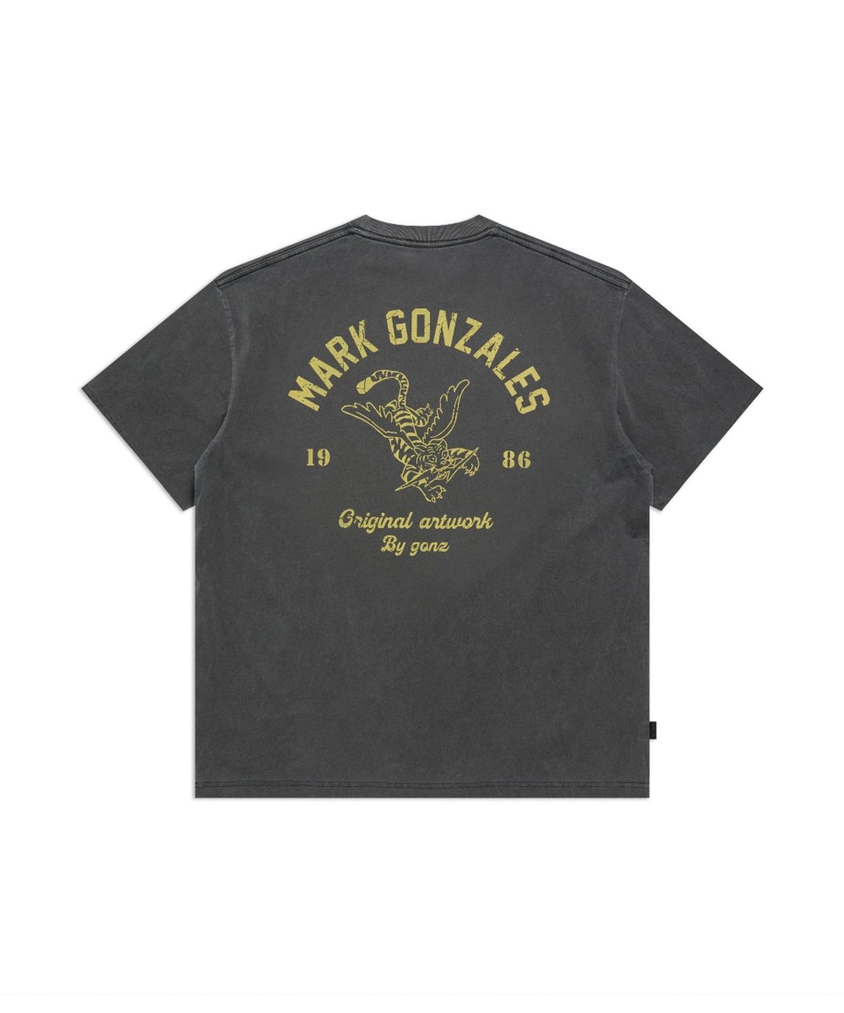 마크곤잘레스(MARK GONZALES) 피그먼트 플라잉 타이거 티셔츠 - BLACK