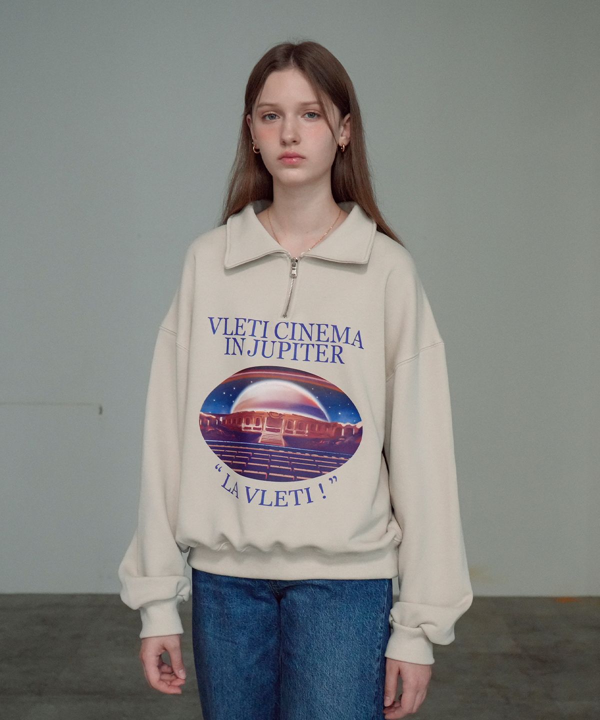 블레티(VLETI) Art Work Printing Half Zip-up Sweatshirt (Salted)