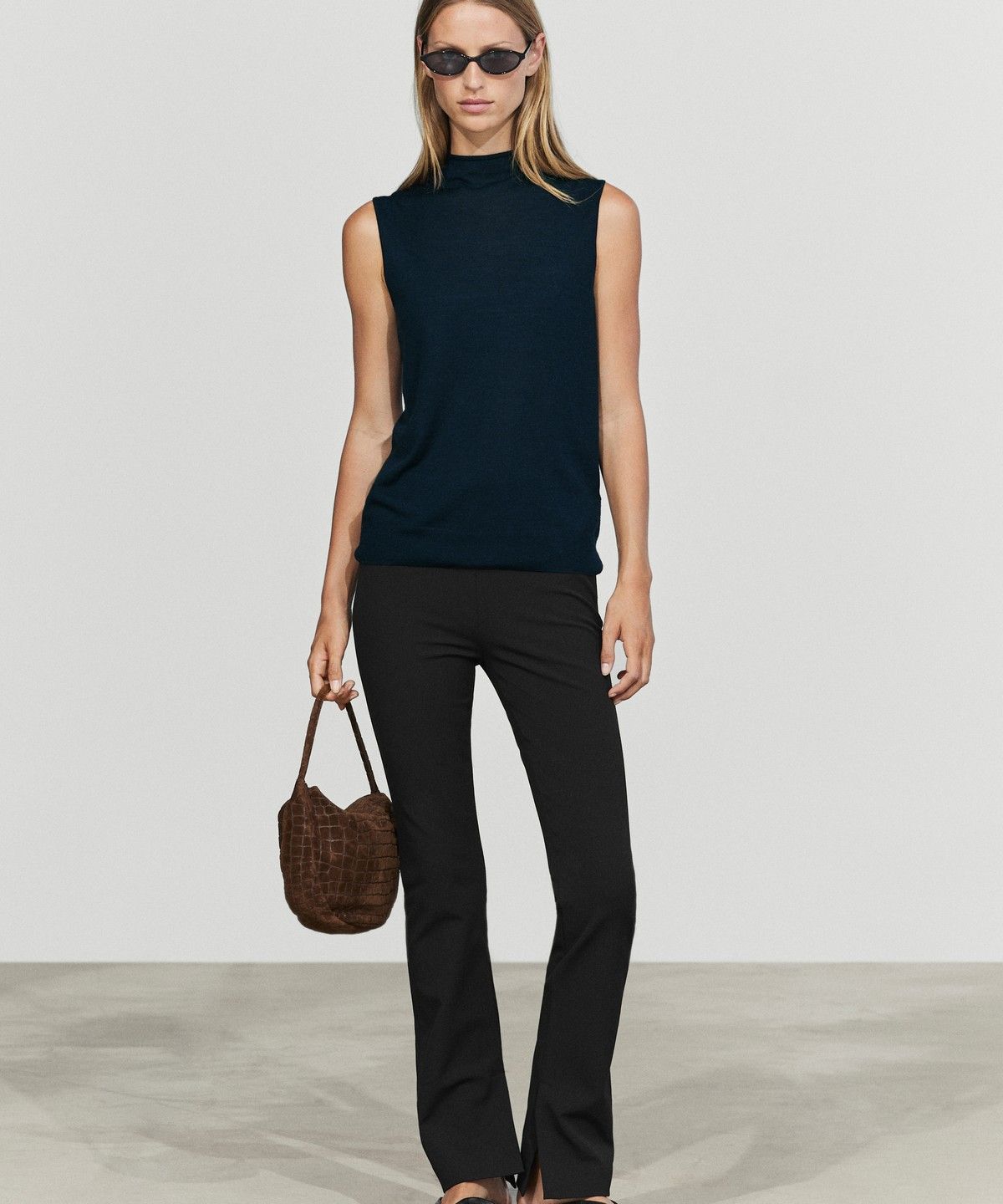 마시모두띠(MASSIMO DUTTI) 테크니컬 플레어 핏 팬츠