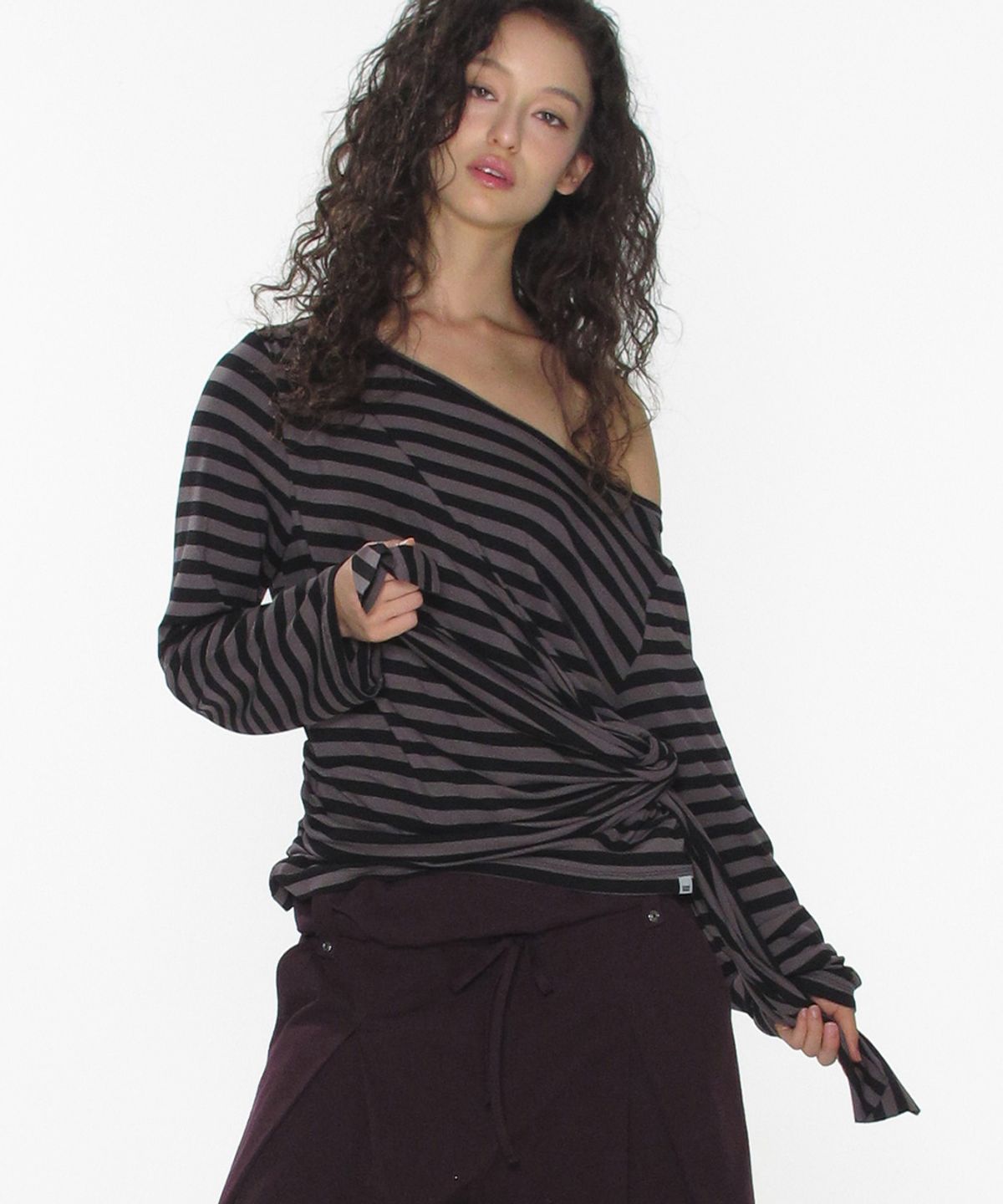 크랭크(CRANK) 타이드 오프숄더 탑_스트라이프