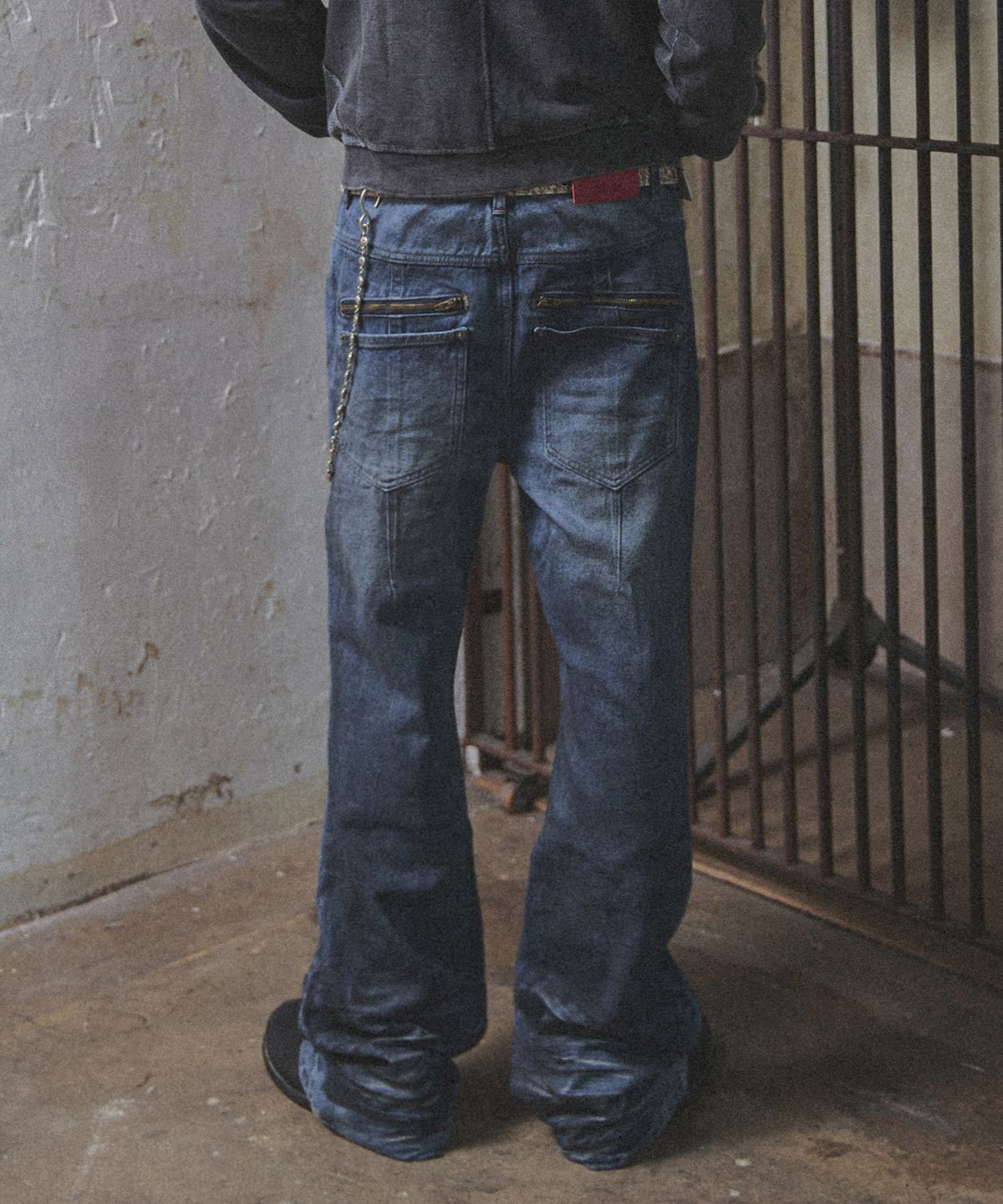 낫포너드(NOT4NERD) Dirty Washed Dart Zip Denim Pants - Deep Blue