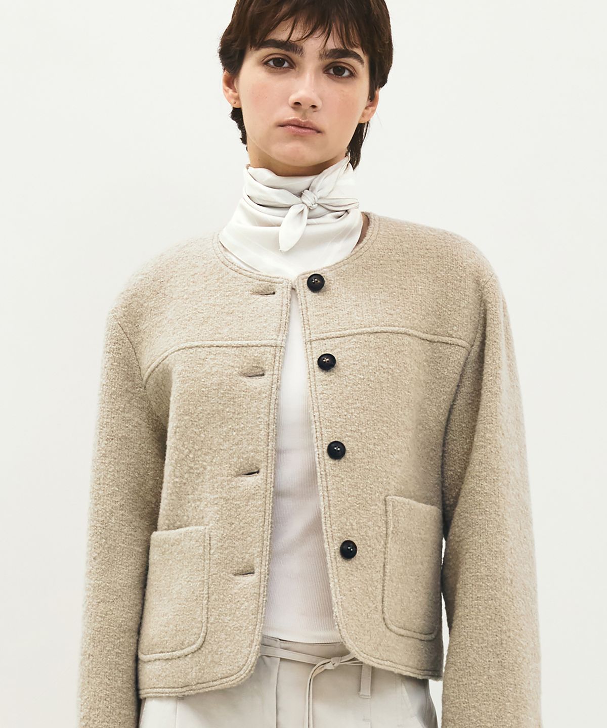 러프사이드 화이트라벨(ROUGH SIDE WHITE LABEL) Brief Collarless Jacket Beige
