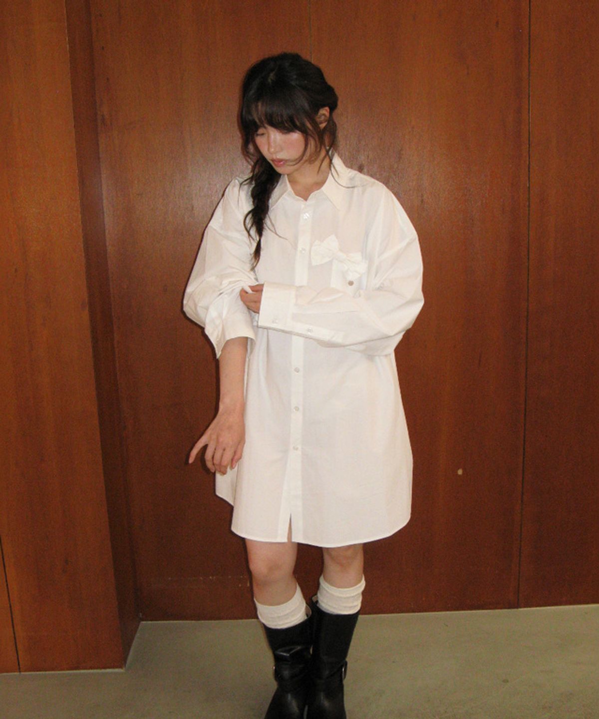 론론(RONRON) RIBBON PIN SET SHIRT DRESS WHITE