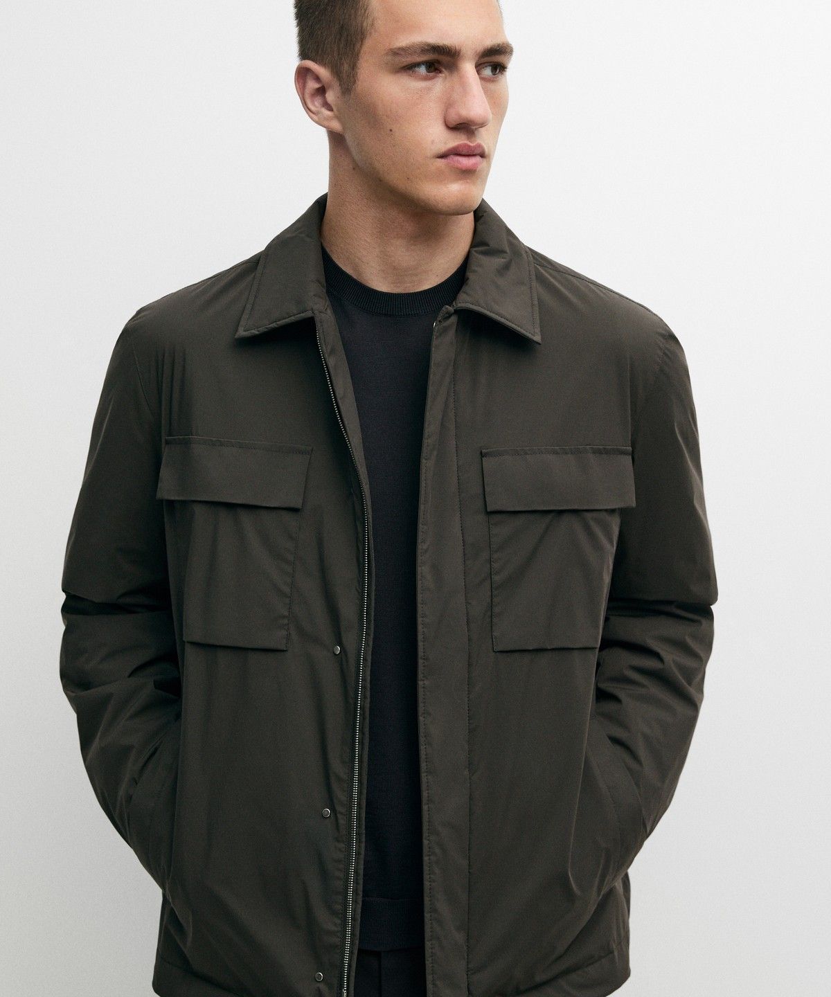 마시모두띠(MASSIMO DUTTI) 포켓 디테일 테크니컬 재킷