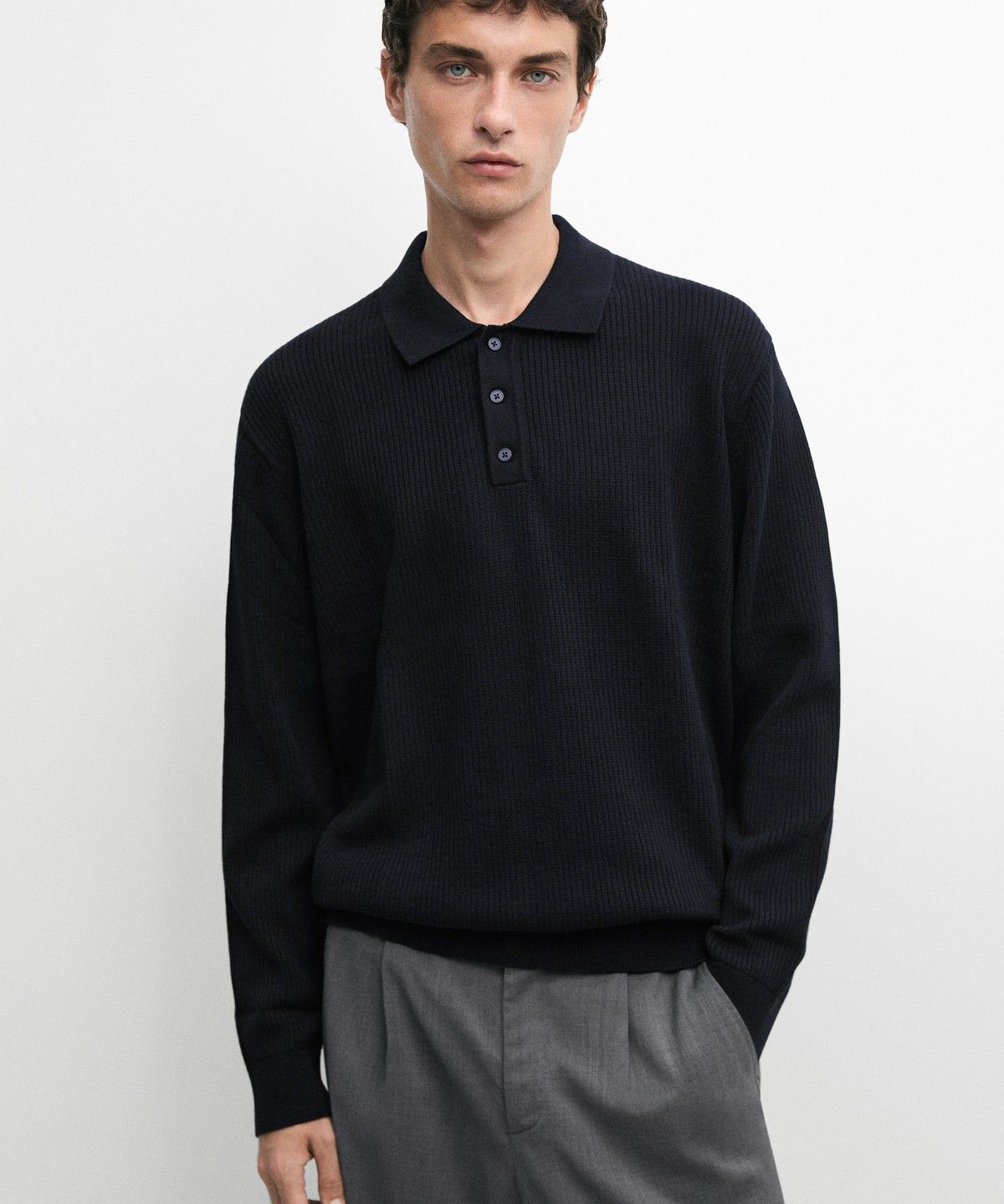 마시모두띠(MASSIMO DUTTI) 버튼 디테일 폴로 니트 스웨터