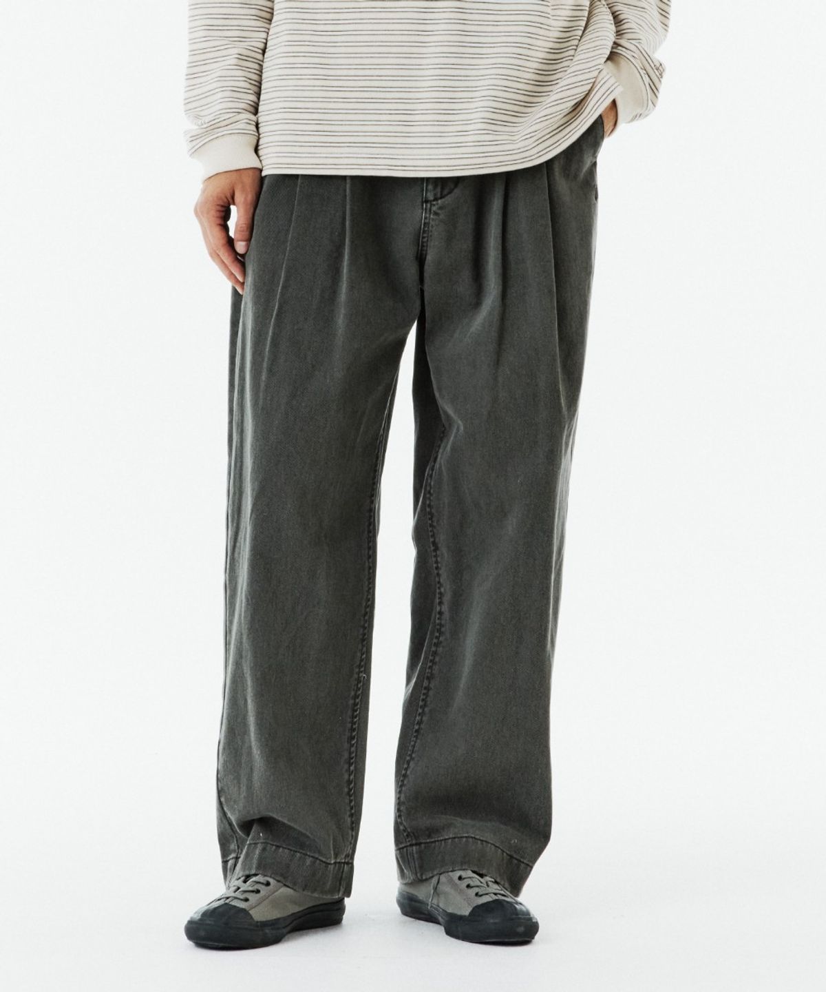 브롬톤 런던(BROMPTON LONDON) TWO TUCK DENIM TROUSERS - KHAKI (P263MDP461)