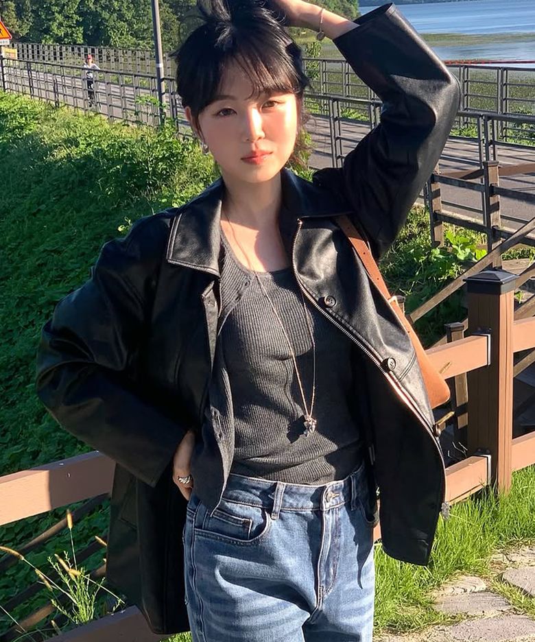 [ON][W]블랙 레더 오버핏 하프 자켓