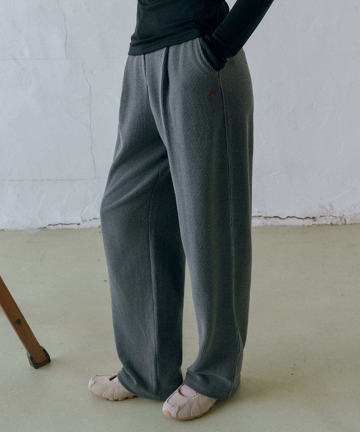 반원 아틀리에(VANONE ATELIER) P3334 리버스 텍스처 팬츠_Charcoal